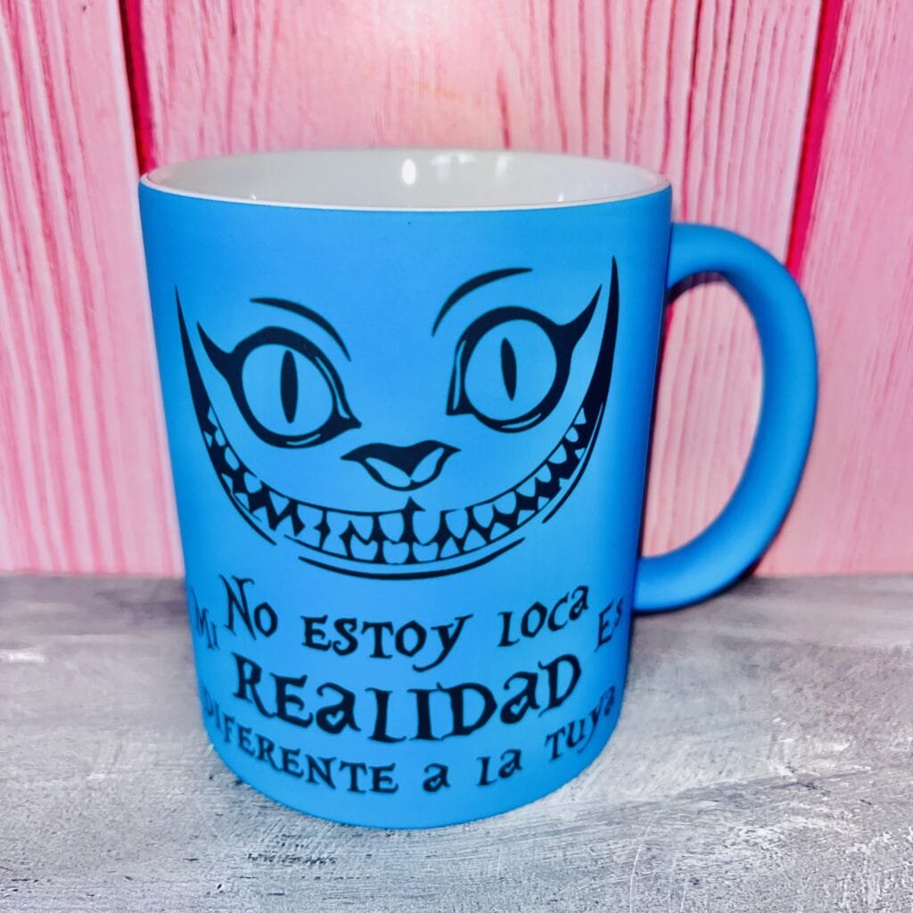 Taza Fluo Gato Alicia